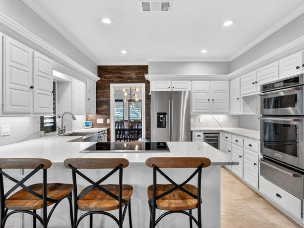 5 Leafdale PT, The Hills TX 78738