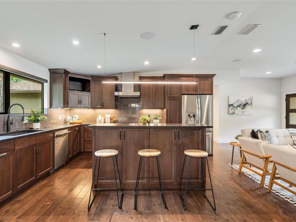 2502 Spring Creek DR, Austin TX 78704