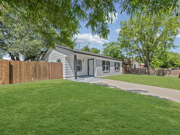 6211 Palm CIR, Austin TX 78741