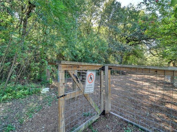 901 E Oltorf ST 201, Austin TX 78704