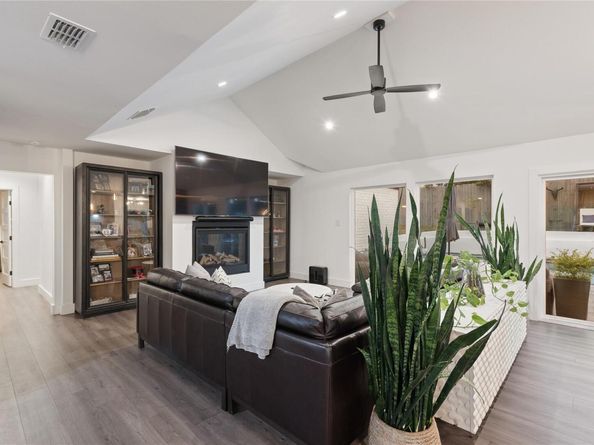 7402 Sevilla DR, Austin TX 78752