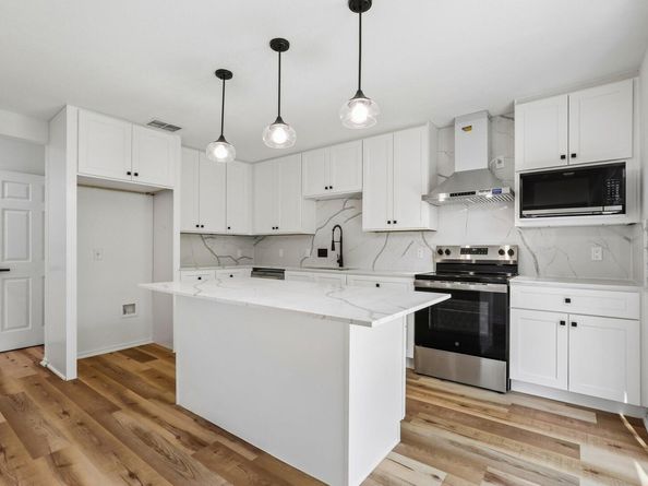 4504 Lyra CIR, Austin TX 78744