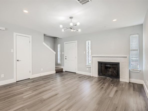 1830 River Crossing CIR D, Austin TX 78741