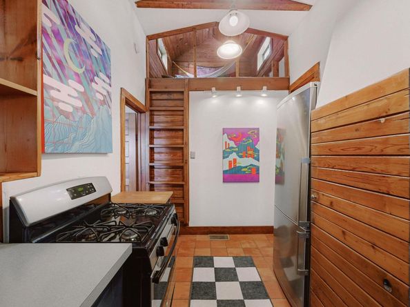 2102 E 17th ST, Austin TX 78702