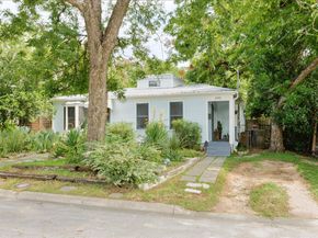 2102 E 17th ST, Austin TX 78702