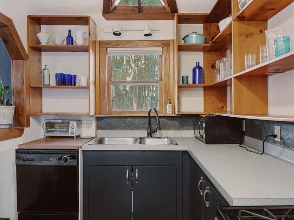 2102 E 17th ST, Austin TX 78702