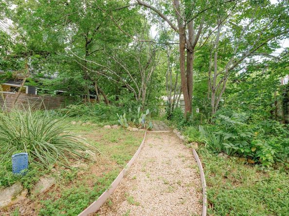 2102 E 17th ST, Austin TX 78702
