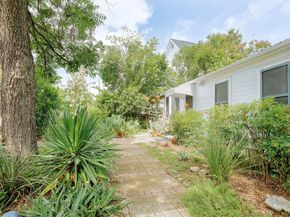 2102 E 17th ST, Austin TX 78702
