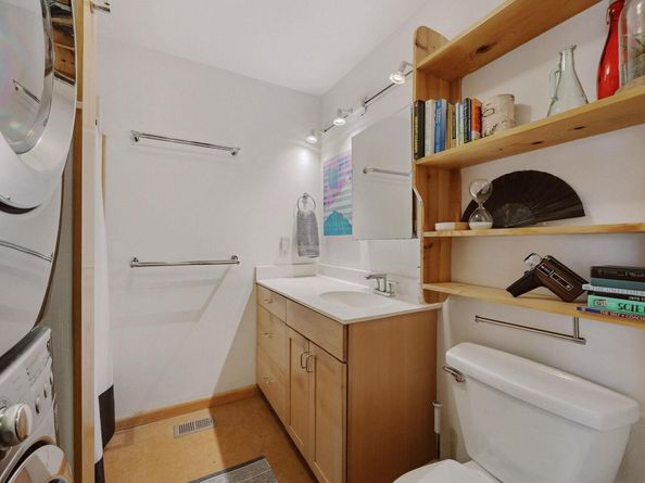 2102 E 17th ST, Austin TX 78702