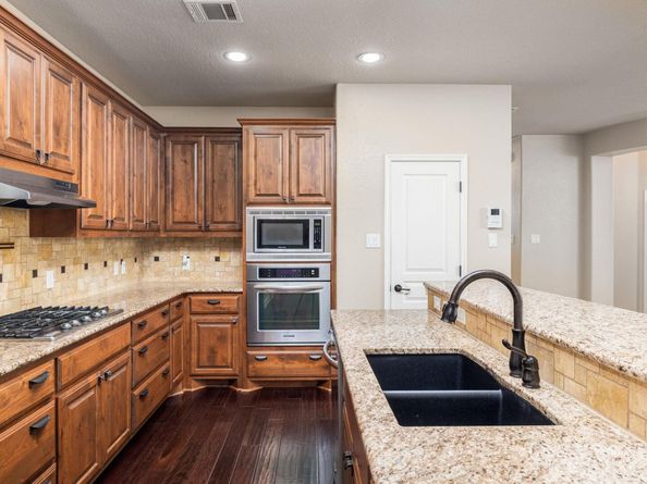 4332 Teravista Club DR 4, Round Rock TX 78665