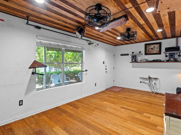 2450 Ashdale DR D106, Austin TX 78757