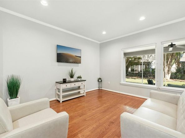 106 Waterlily LN, Georgetown TX 78633