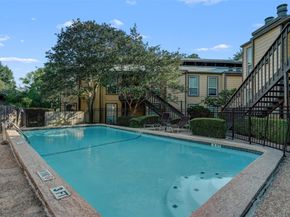 1000 W 26th ST 215, Austin TX 78705