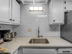 1000 W 26th ST 215, Austin TX 78705