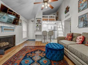 1000 W 26th ST 215, Austin TX 78705