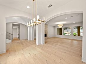 2800 Barton Point DR, Austin TX 78733