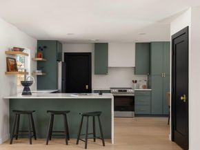 2210 Comburg Castle WAY, Austin TX 78748