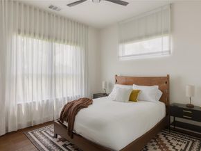 705 W 10th ST, Georgetown TX 78626