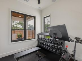 705 W 10th ST, Georgetown TX 78626