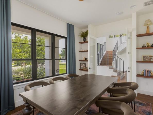 705 W 10th ST, Georgetown TX 78626