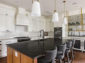 705 W 10th ST, Georgetown TX 78626