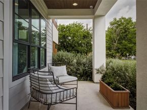 705 W 10th ST, Georgetown TX 78626