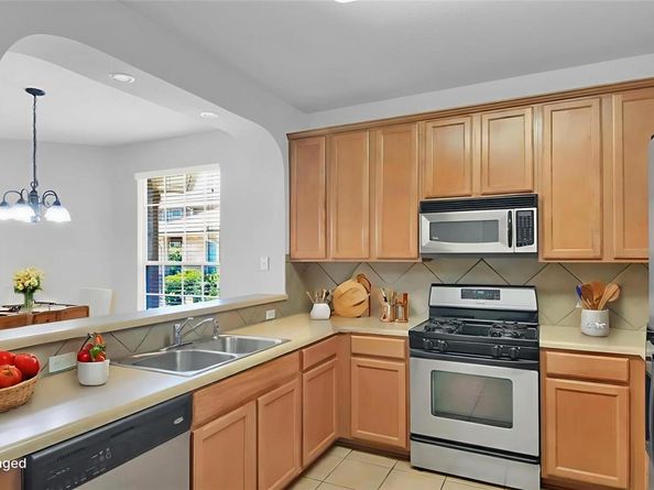 16100 S Great Oaks DR 2202, Round Rock TX 78681