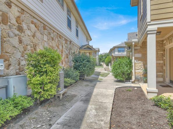 16100 S Great Oaks DR 2202, Round Rock TX 78681