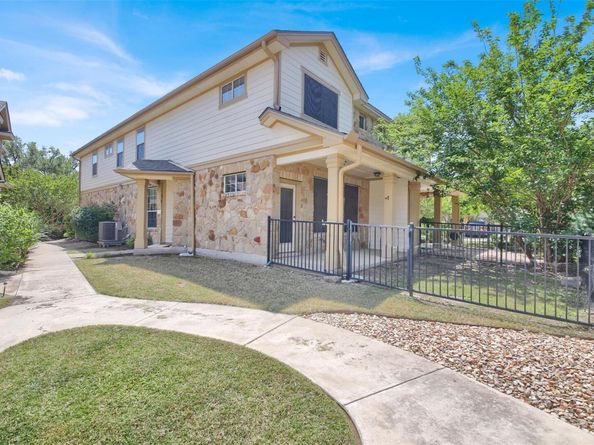 16100 S Great Oaks DR 2202, Round Rock TX 78681