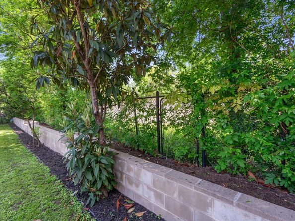 3005 Leaning Oak CIR, Austin TX 78704