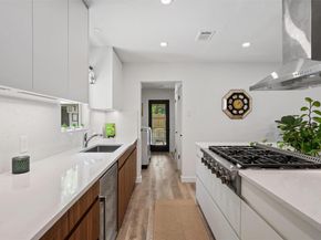 3005 Leaning Oak CIR, Austin TX 78704