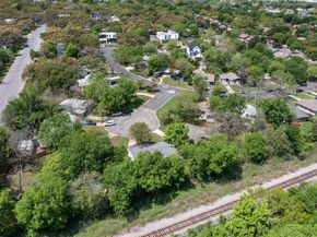 3005 Leaning Oak CIR, Austin TX 78704