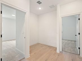 1912 Kit CIR, Austin TX 78758