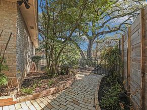 8900 Currywood DR, Austin TX 78759