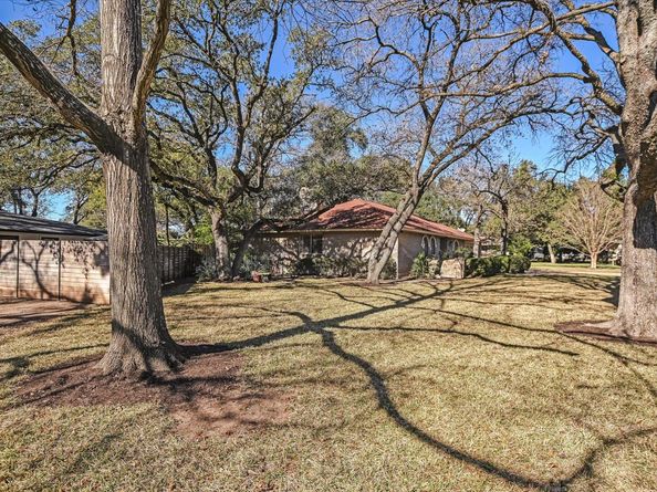 8900 Currywood DR, Austin TX 78759