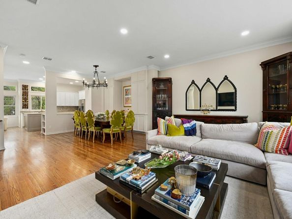 2712 Hillview Green LN, Austin TX 78703