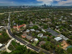 2712 Hillview Green LN, Austin TX 78703