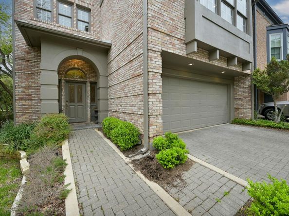 2712 Hillview Green LN, Austin TX 78703