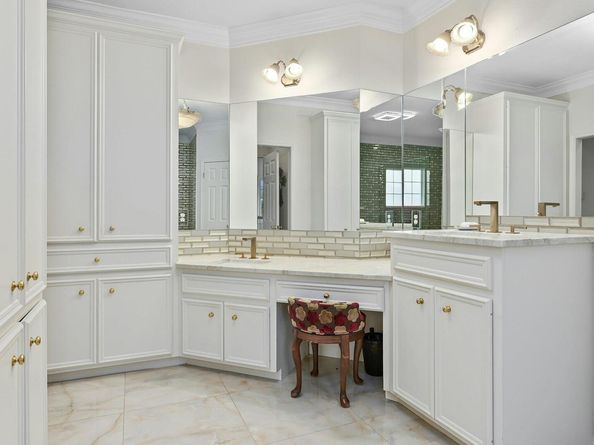 2712 Hillview Green LN, Austin TX 78703