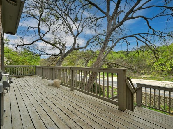 2712 Hillview Green LN, Austin TX 78703