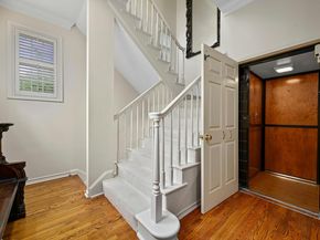 2712 Hillview Green LN, Austin TX 78703