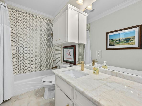 2712 Hillview Green LN, Austin TX 78703