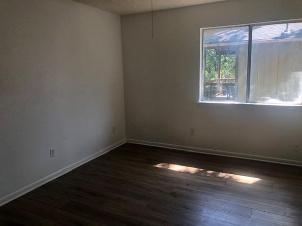404 W Dittmar RD, Austin TX 78745