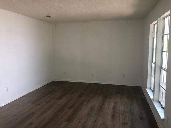 404 W Dittmar RD, Austin TX 78745