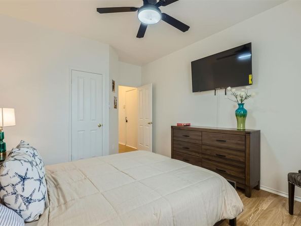 1016 Thackeray LN, Pflugerville TX 78660