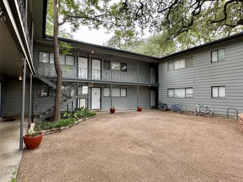803 W 28th ST