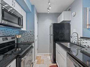 3204 Menchaca RD 303, Austin TX 78704