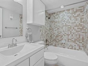 3204 Menchaca RD 303, Austin TX 78704