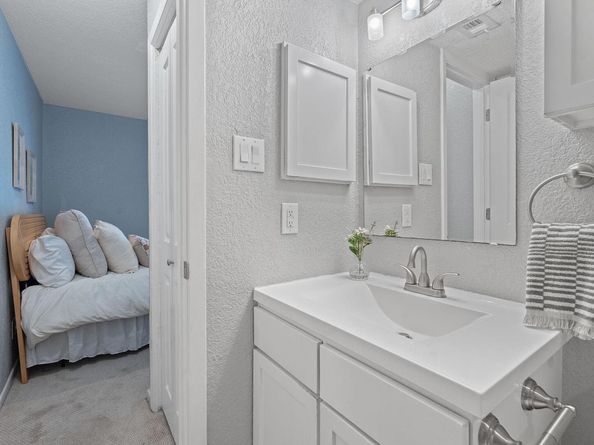 3204 Menchaca RD 303, Austin TX 78704