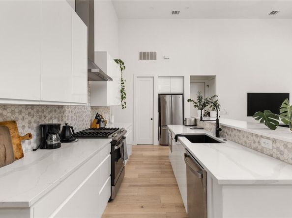 4700 Ledesma RD 2, Austin TX 78721